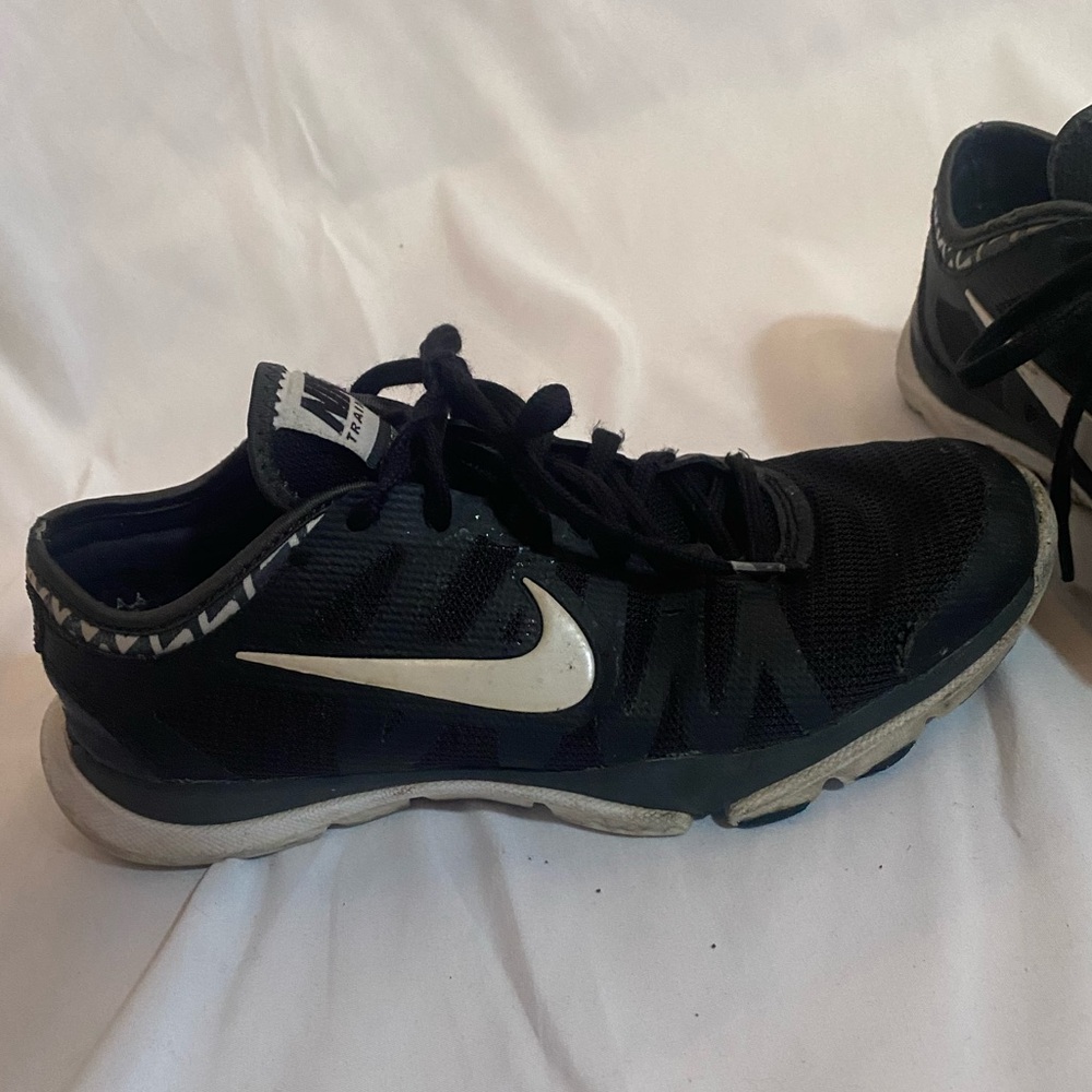 TRACK SHOES